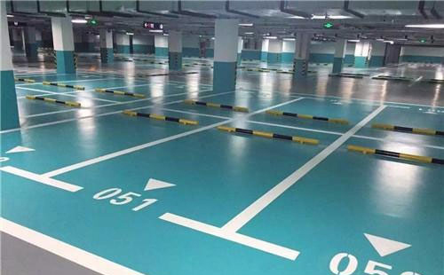 日土日土环氧地坪中涂：构筑坚固地面的关键环节